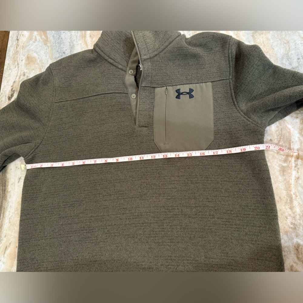 Men’s UNDER ARMOUR Specialist Henley sweater pullover- dark green. Size medium - Picture 8 of 9